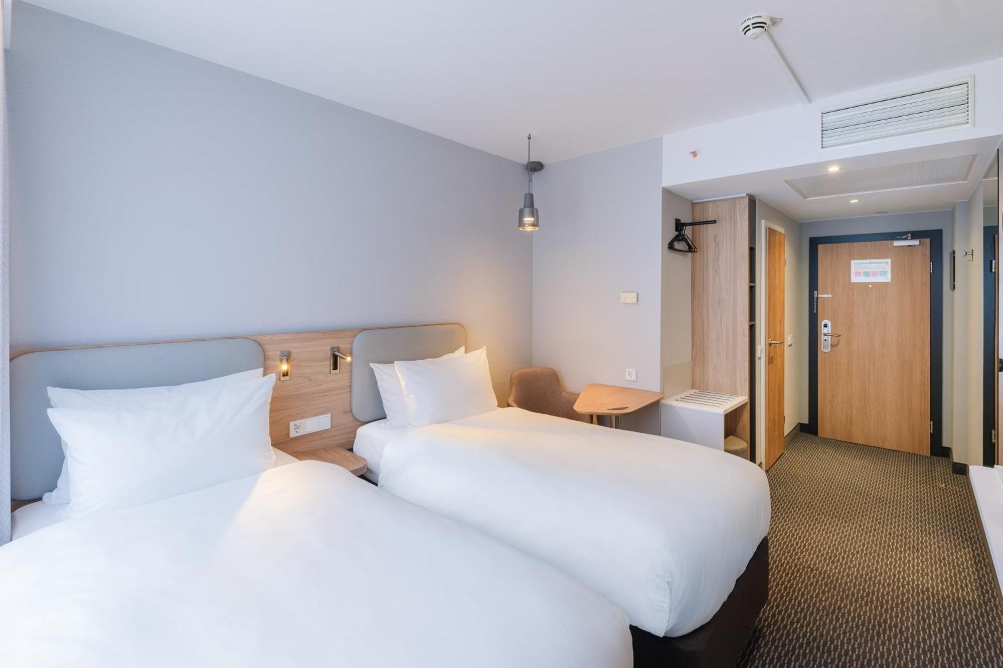 Holiday Inn Express Dresden Zentrum By Ihg Exterior foto