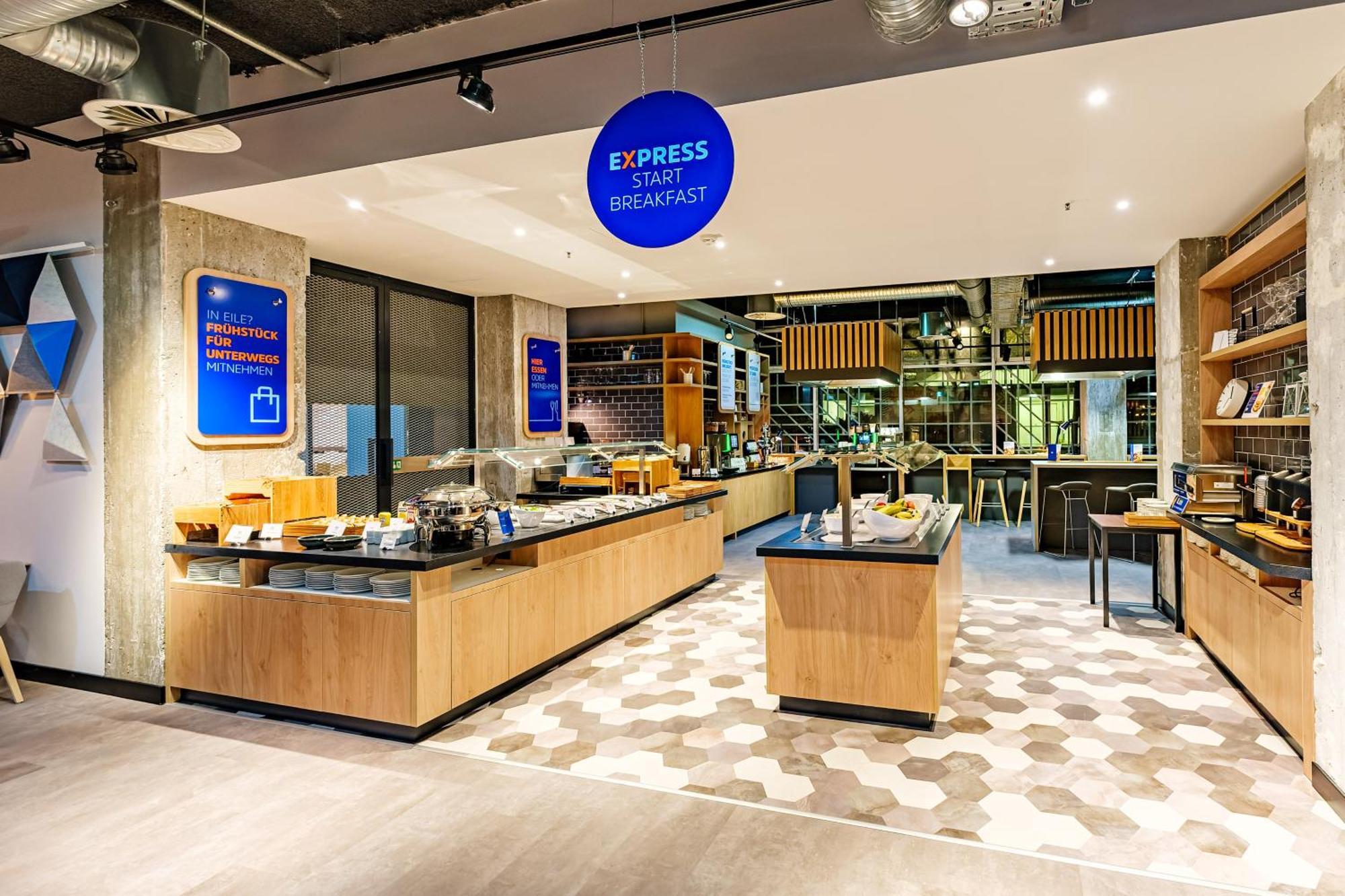 Holiday Inn Express Dresden Zentrum By Ihg Exterior foto