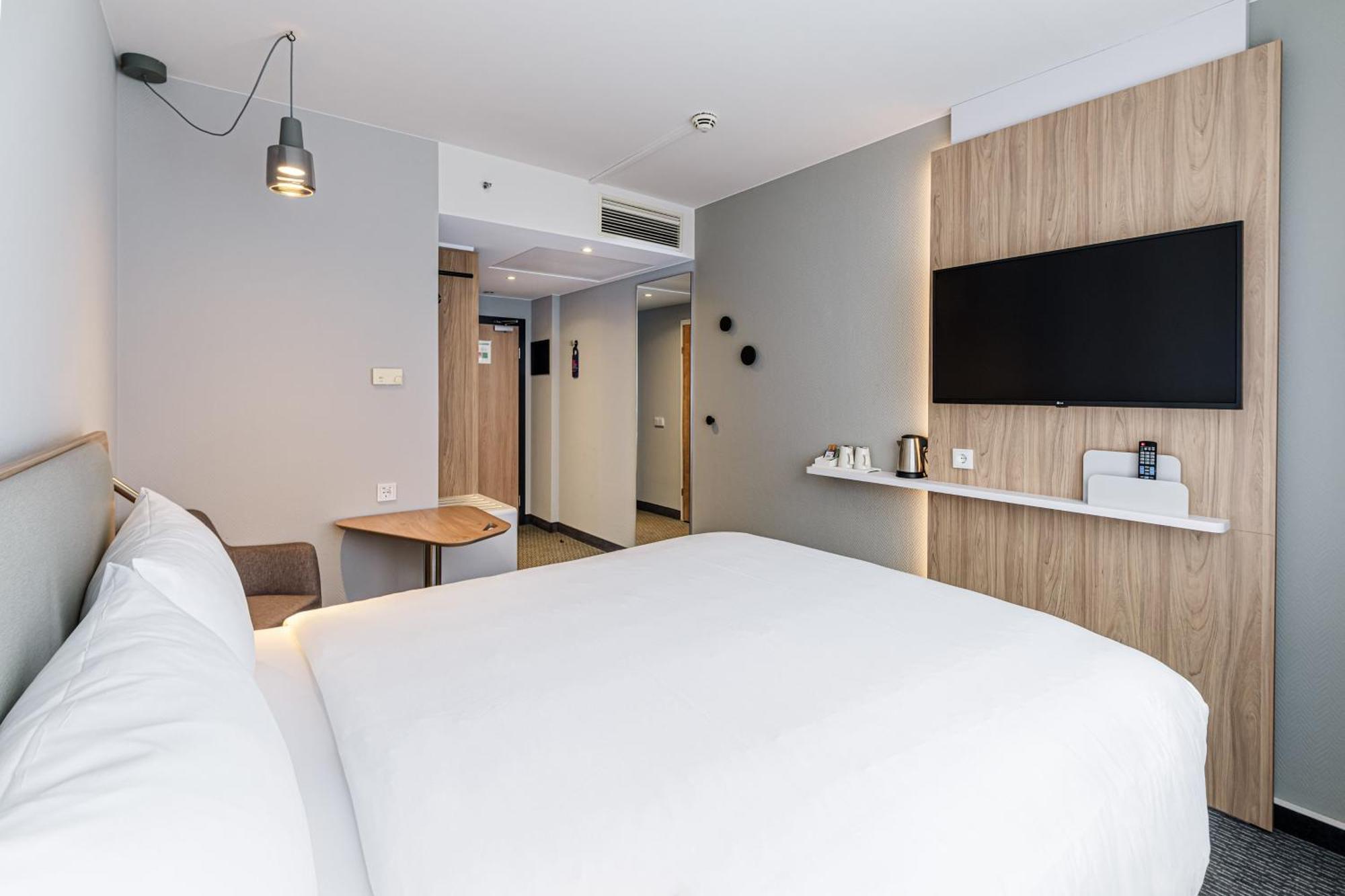 Holiday Inn Express Dresden Zentrum By Ihg Exterior foto