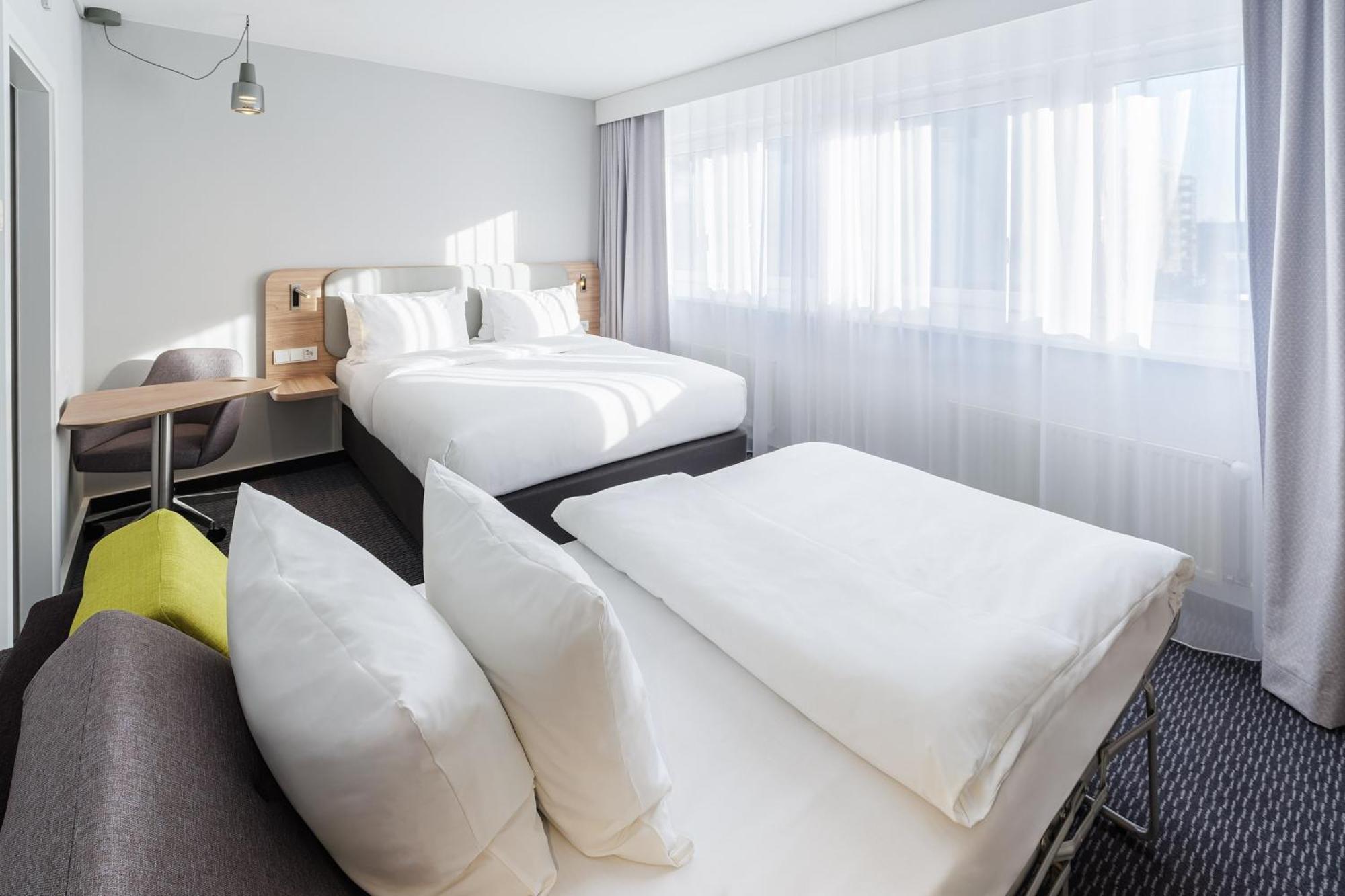 Holiday Inn Express Dresden Zentrum By Ihg Exterior foto