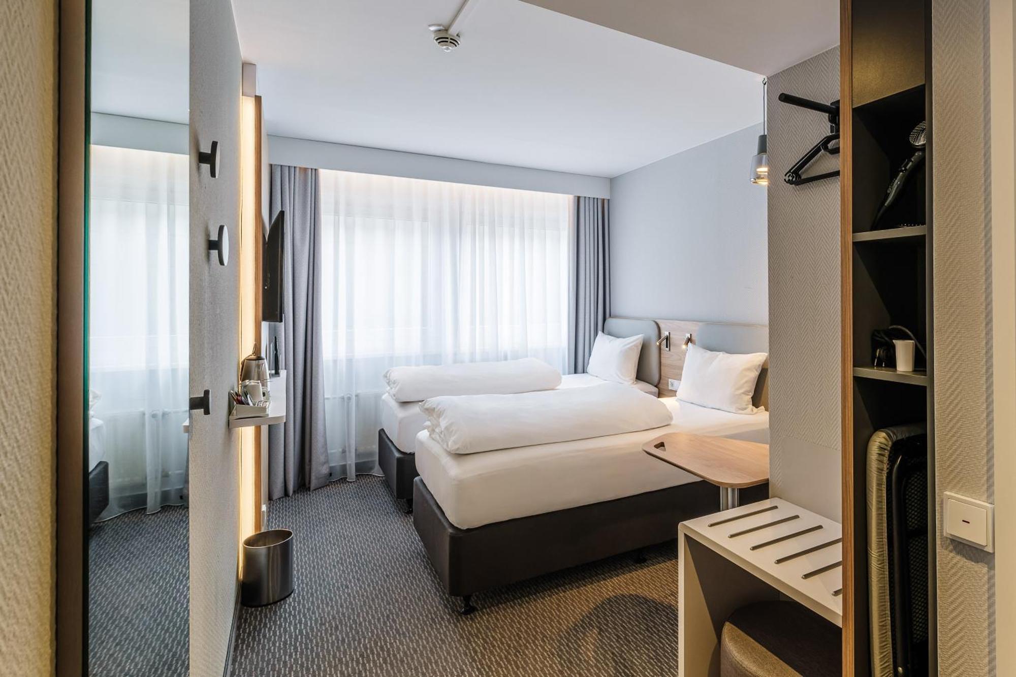 Holiday Inn Express Dresden Zentrum By Ihg Exterior foto