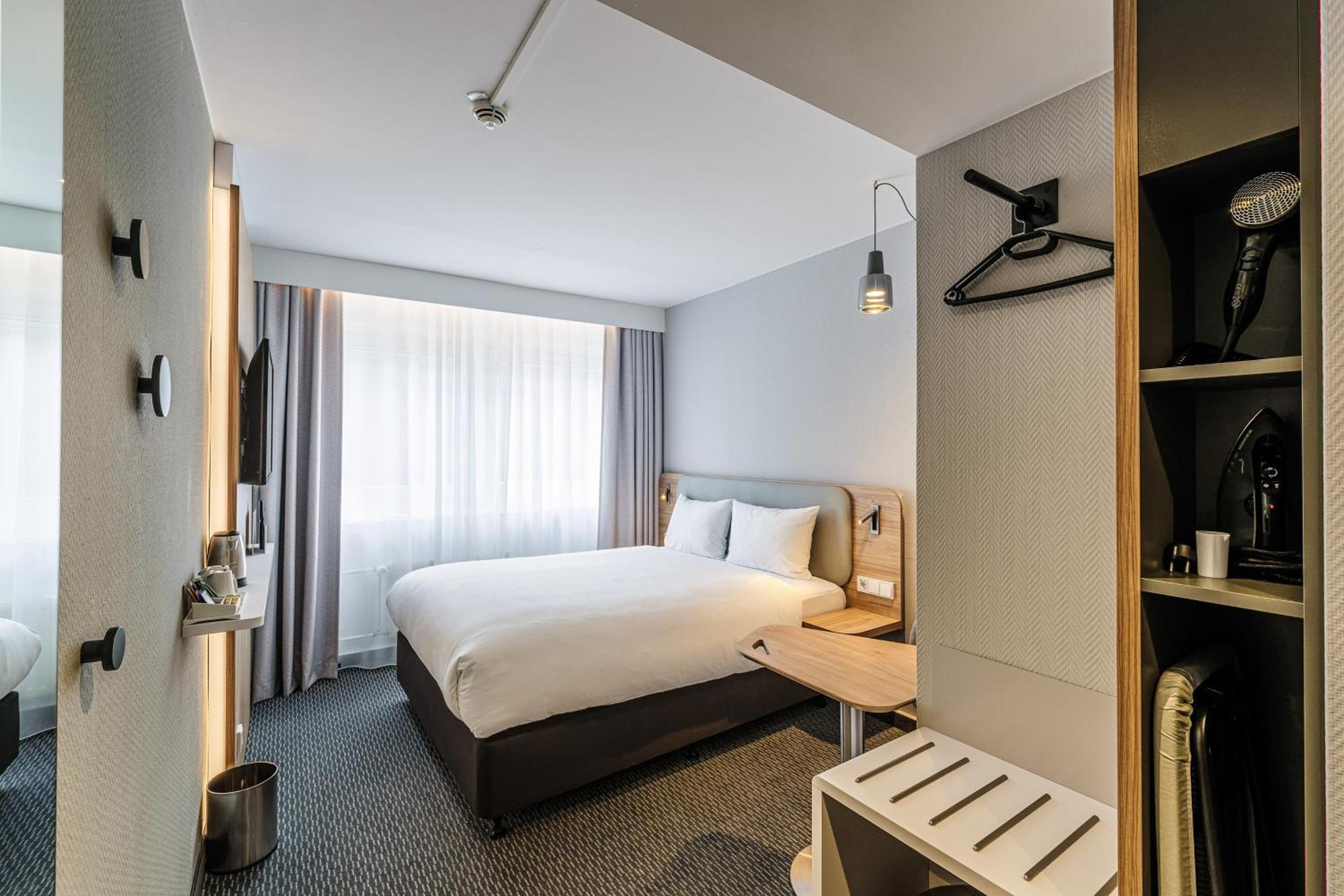 Holiday Inn Express Dresden Zentrum By Ihg Exterior foto